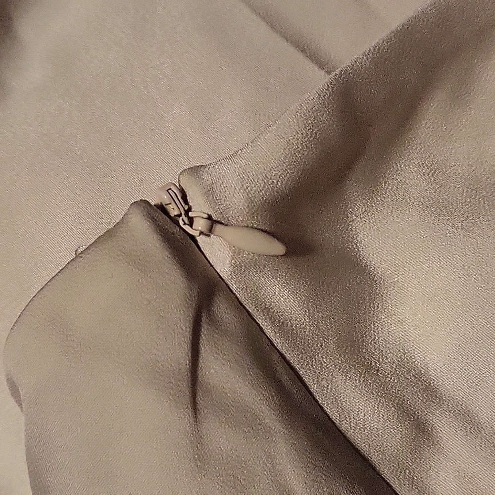 Dress - Picture 8 of 10